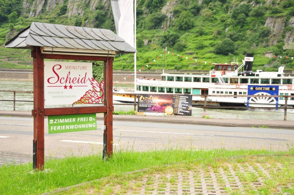 Pension / Ferienwohnungen Scheid Kestert エクステリア 写真